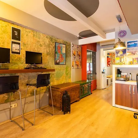 Διαμέρισμα Corner House *